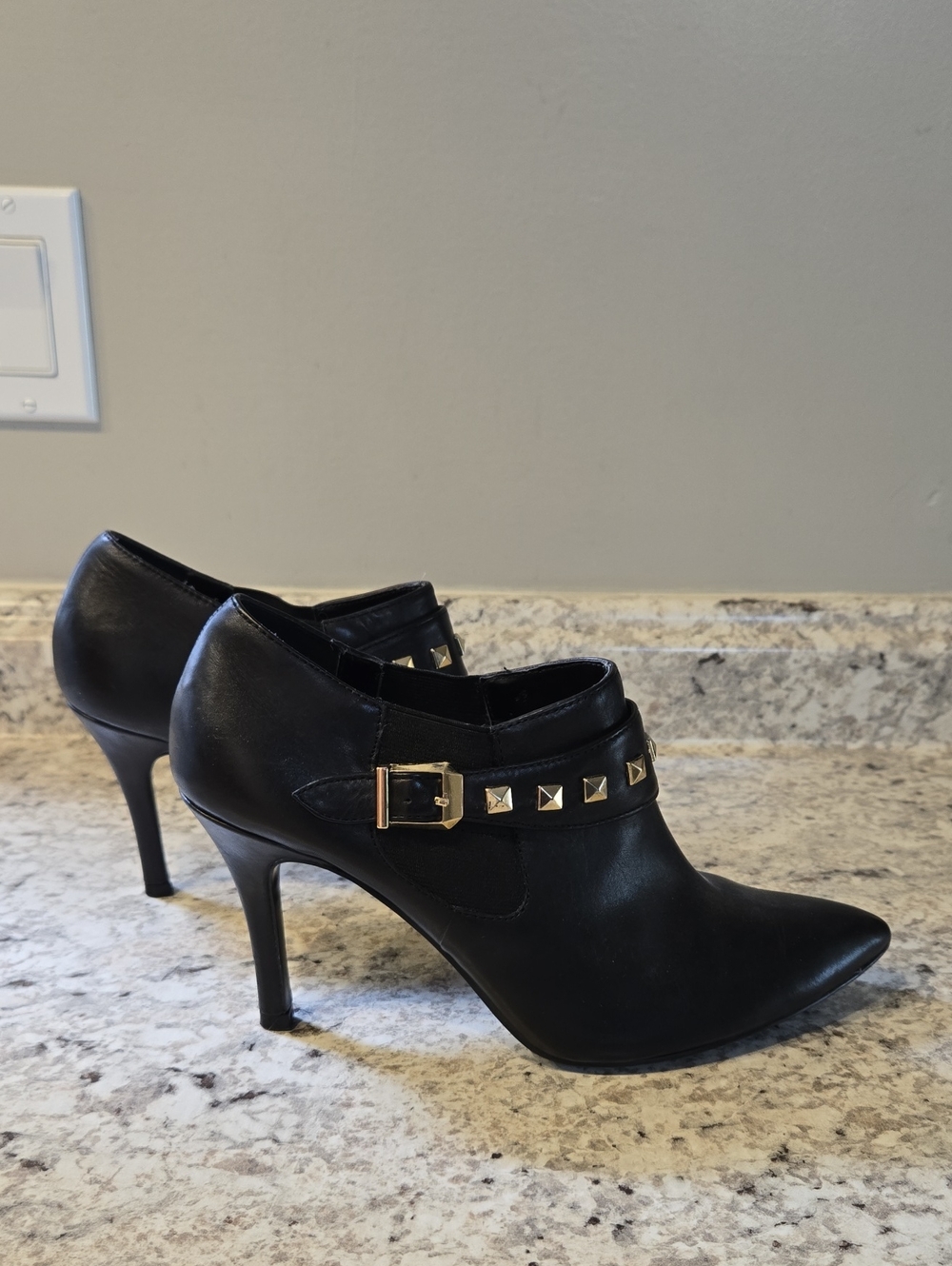 GUESS T Pyramid Studded  Leather Ankle Booties